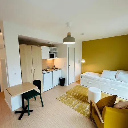 We Live In R - 202 *